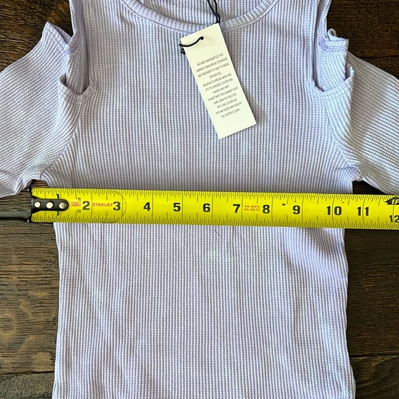 Daydreamer Long Sleeve Cold Shoulder Crop Top in Green Meadow Mineral - Picture 6 of 10